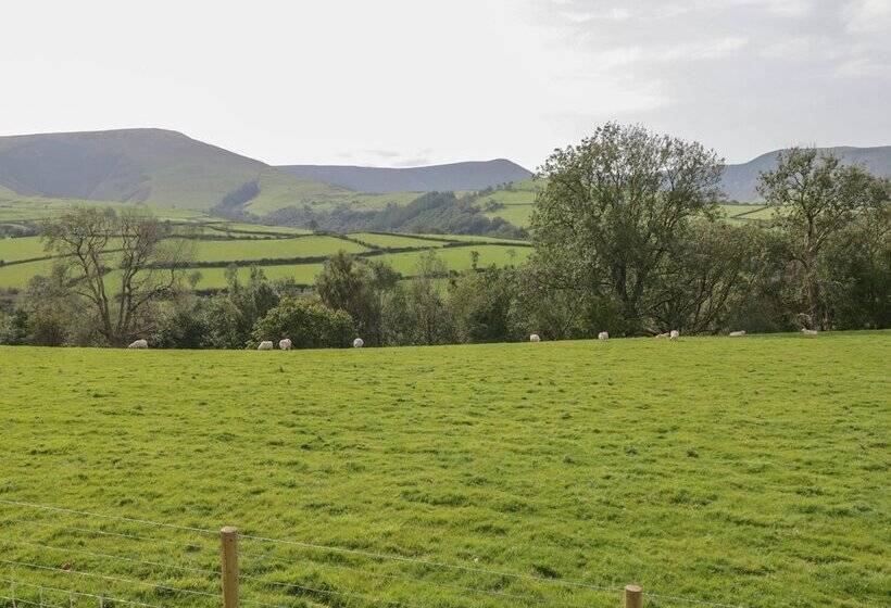 Bryn Eiddon Log Cabin