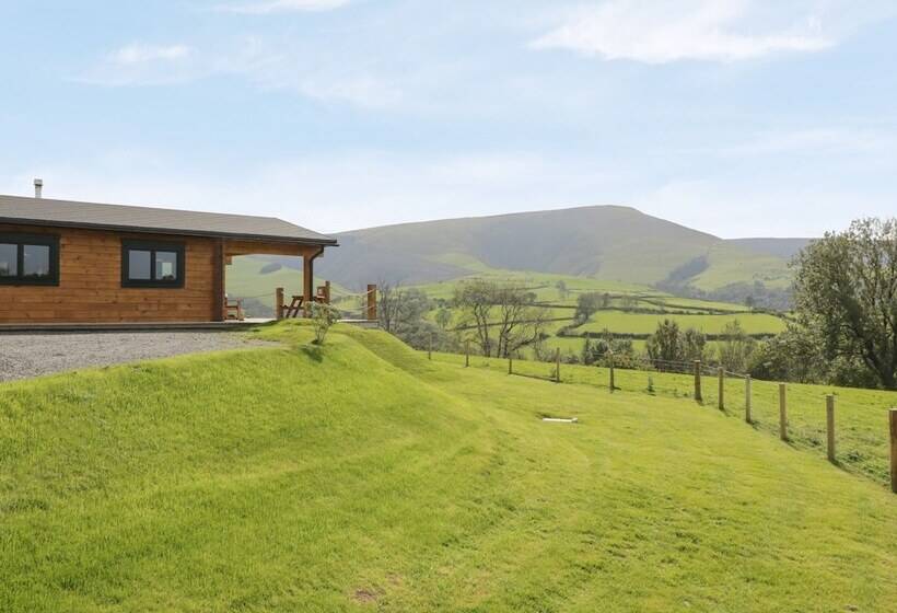Bryn Eiddon Log Cabin