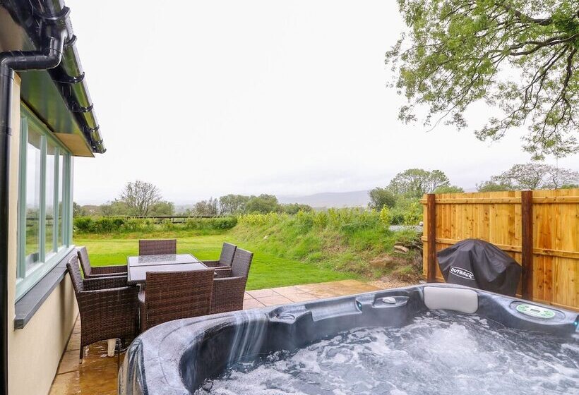 Bwthyn Eisteddfa Fach