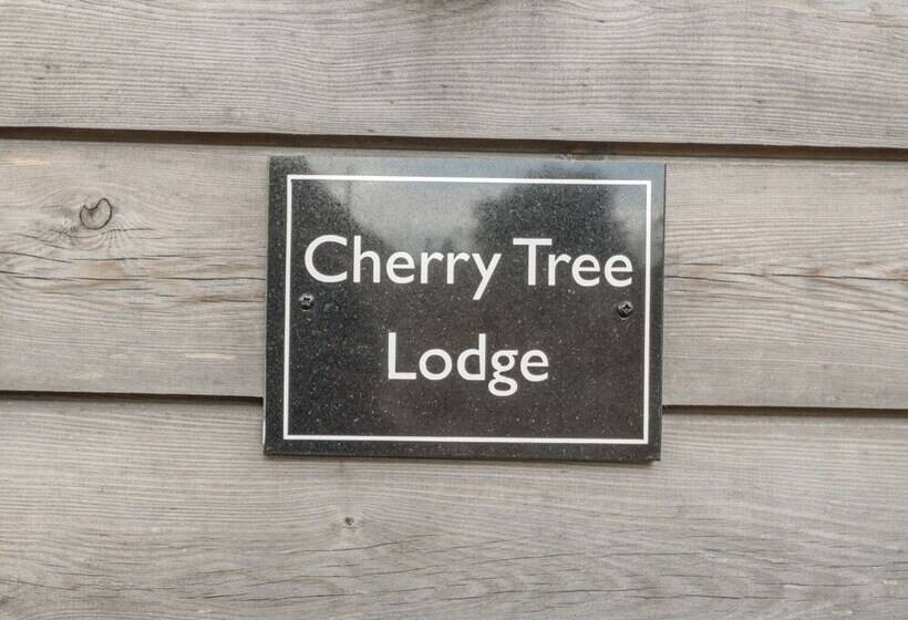 Cherry Tree Lodge