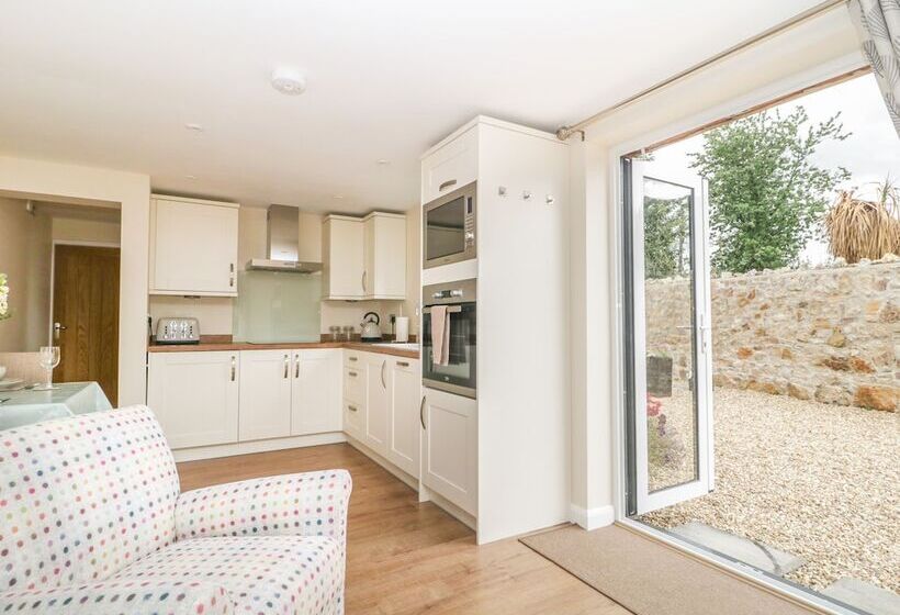 Cherry Tree Lodge