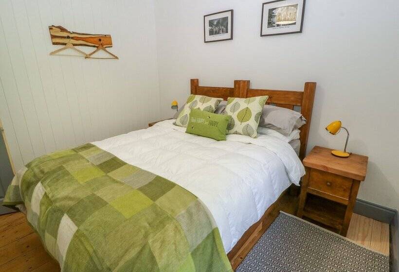 Cragside Cottage