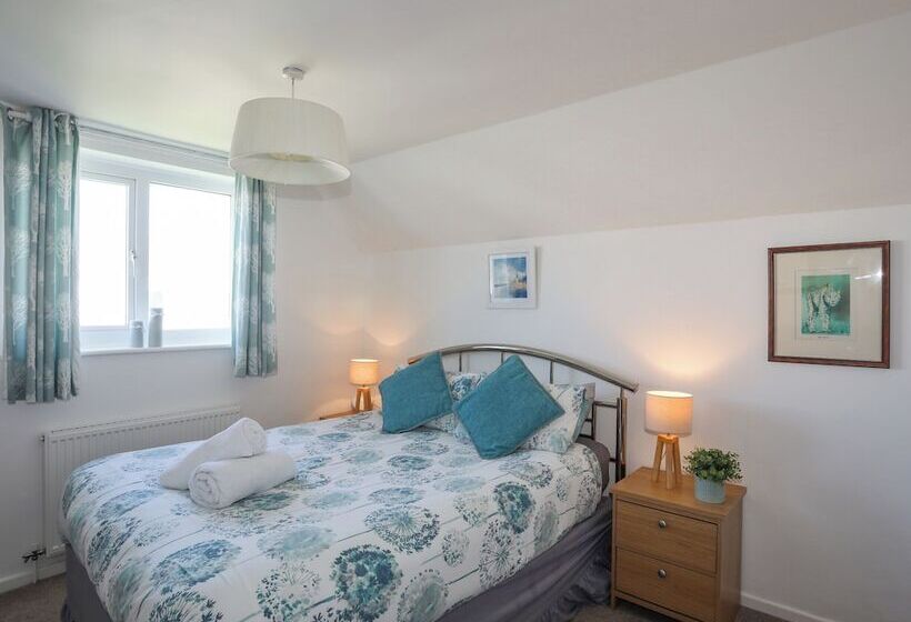 Crows Nest   Rhosneigr