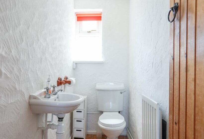 Cwtch Cottage