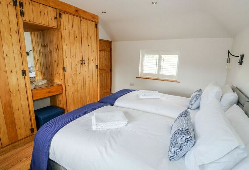 Duck Pond Cottage