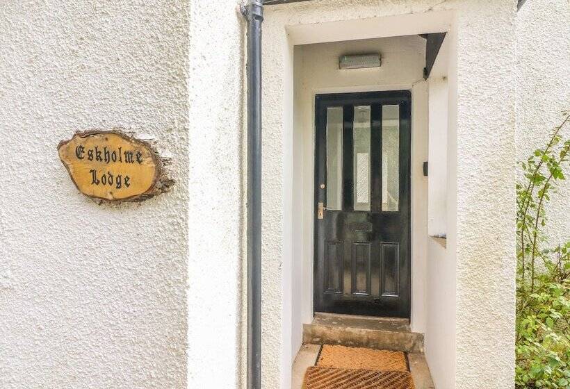 Eskholme Lodge