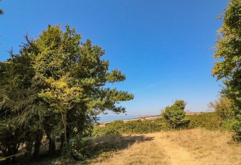 Fossil And The Cross Cottage