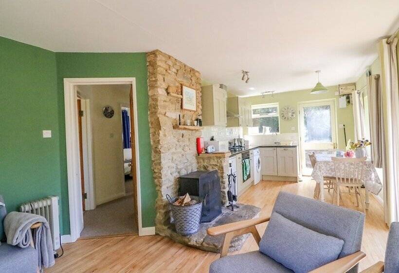 Fossil And The Cross Cottage