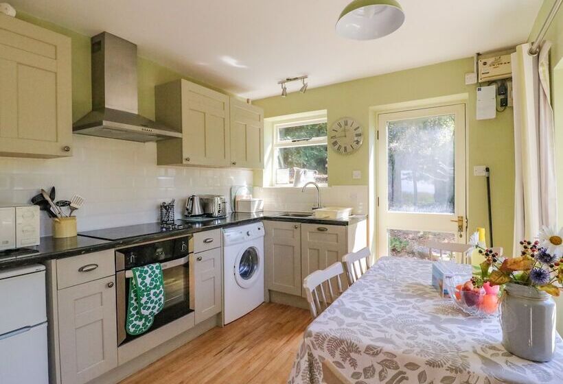 Fossil And The Cross Cottage