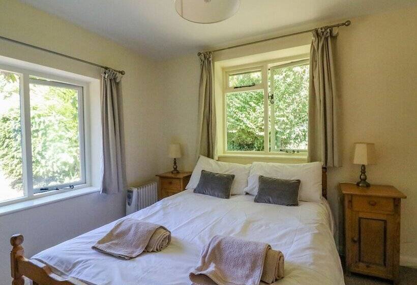 Fossil And The Cross Cottage