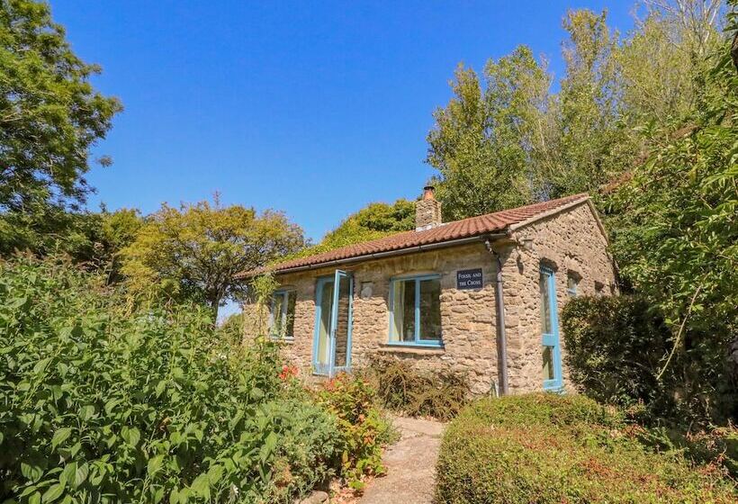 Fossil And The Cross Cottage