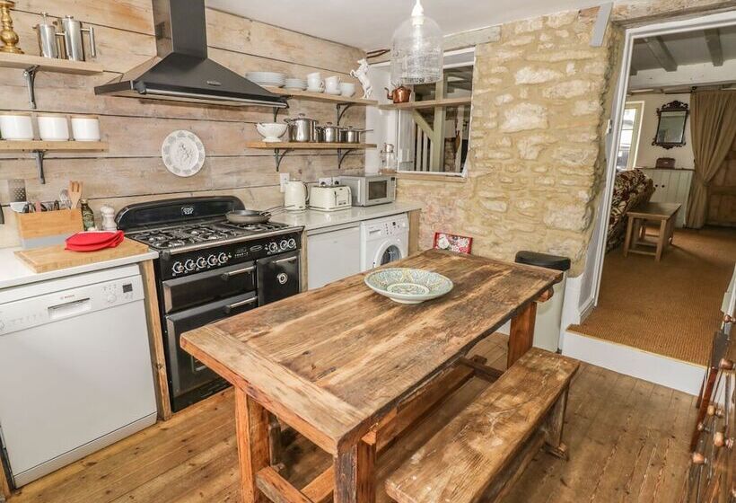 Fountain View Cottage