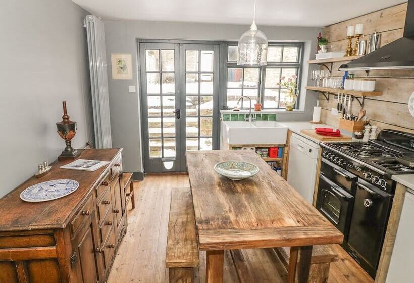 Fountain View Cottage