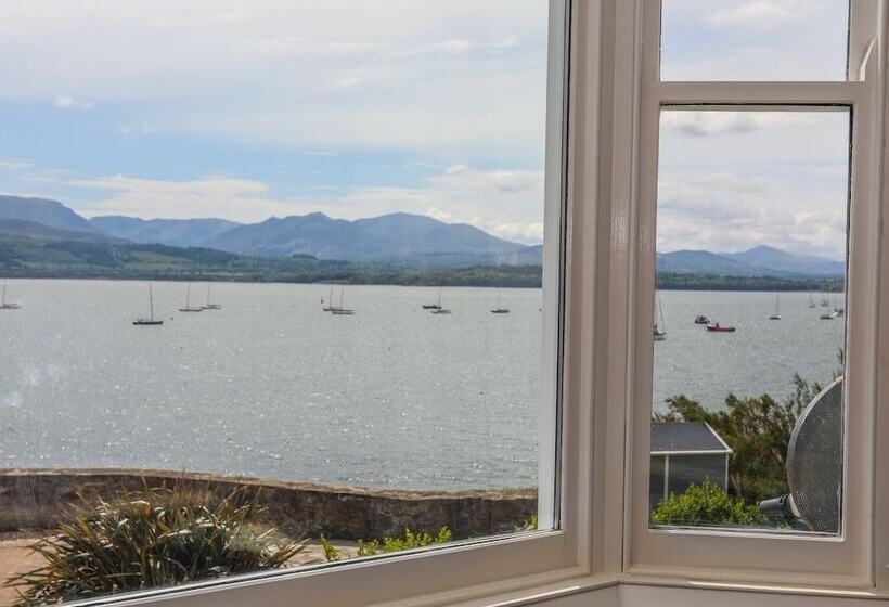 Gadlys House   Waters Edge