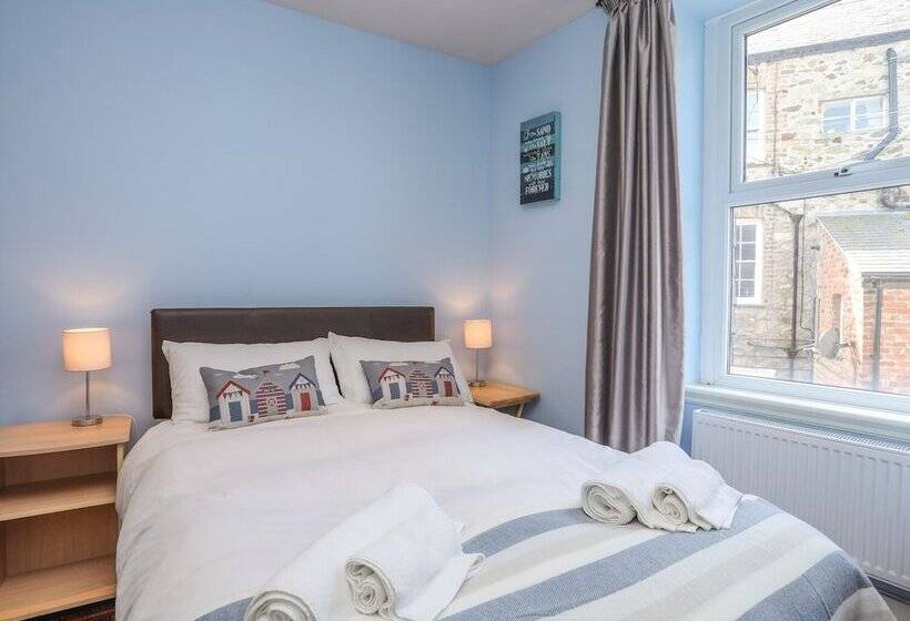 Gadlys House   Waters Edge