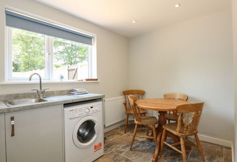 Hadleigh Farm Cottage