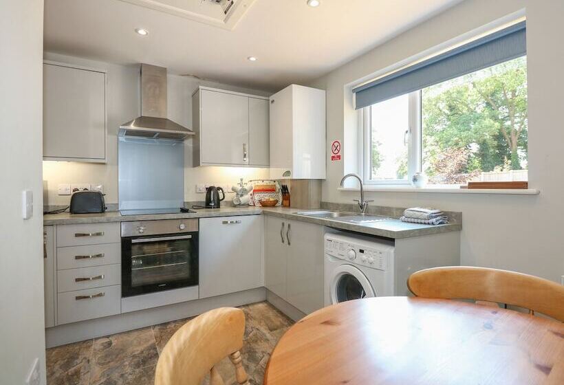 Hadleigh Farm Cottage