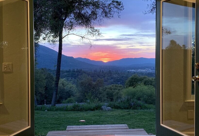 Hillside Cottage Retreat