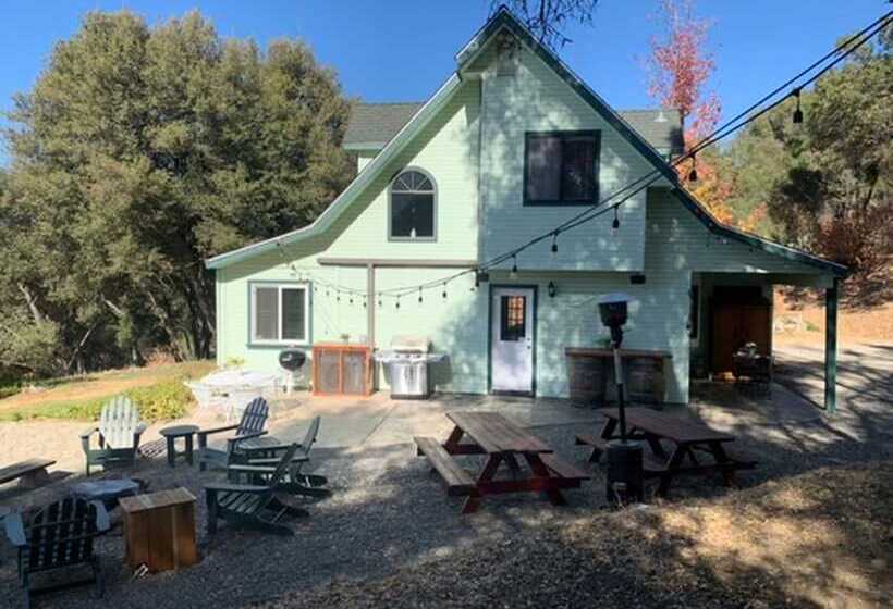 Hillside Cottage Retreat