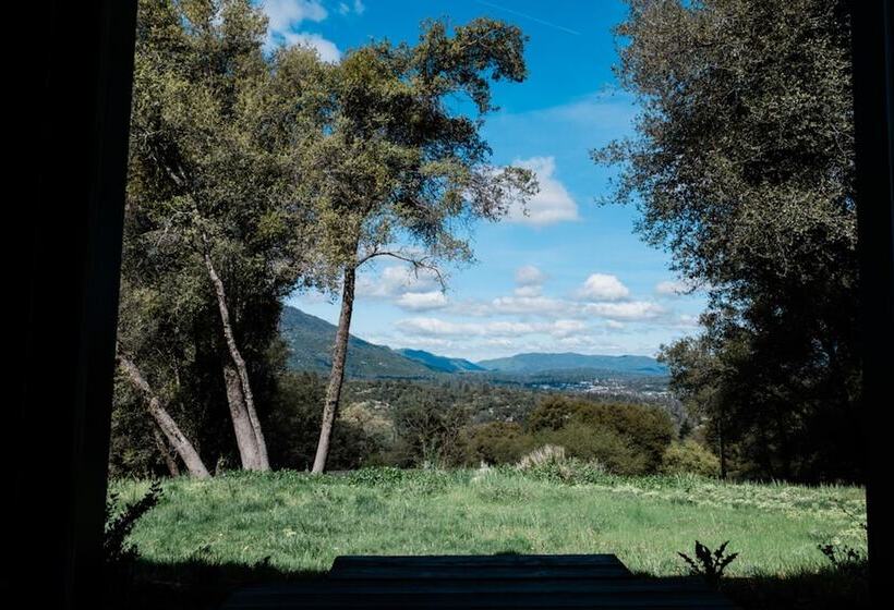 Hillside Cottage Retreat