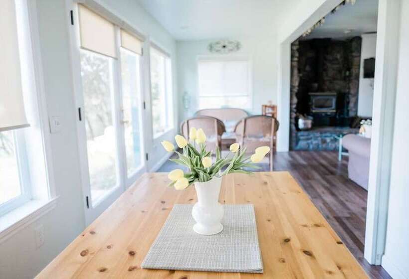 Hillside Cottage Retreat