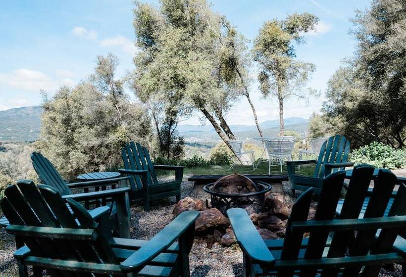 Hillside Cottage Retreat