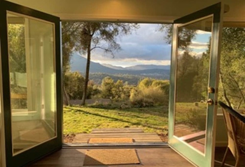 Hillside Cottage Retreat