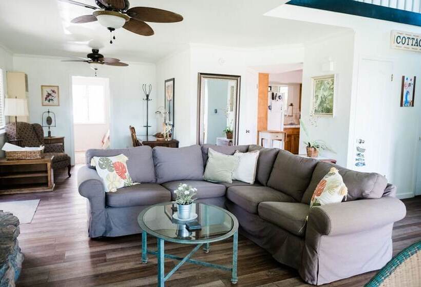 Hillside Cottage Retreat