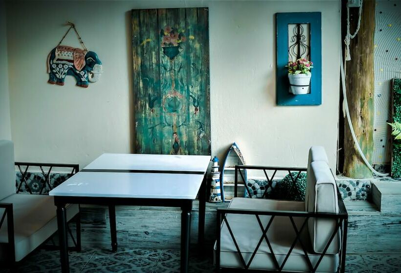 簡易ホテル Ada Marin