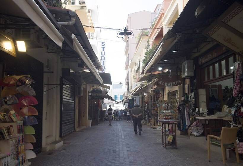 בית מלון כפרי To Diporto