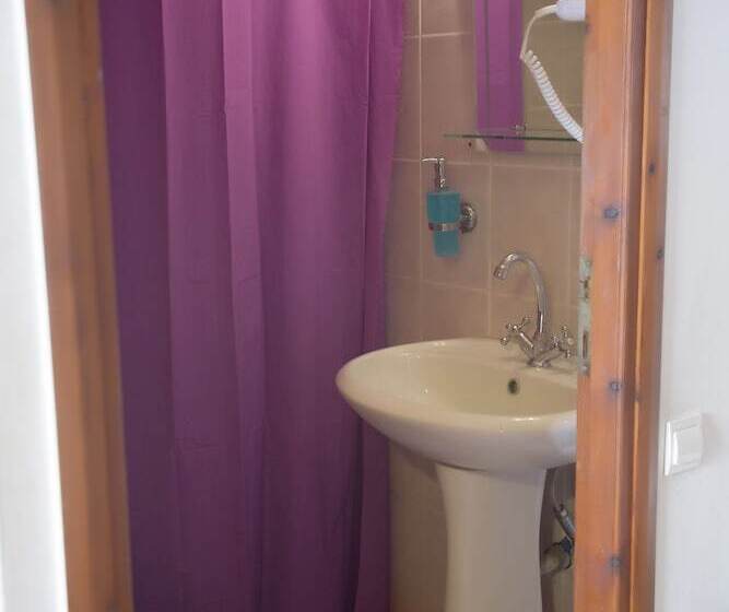 בית מלון כפרי To Diporto