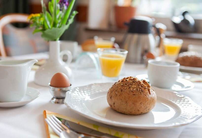 酒店 Eifeladventures