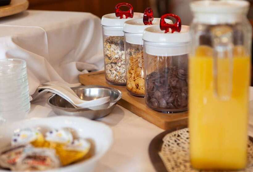 酒店 Eifeladventures