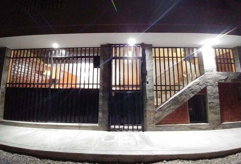 هتل Villa Huacachina