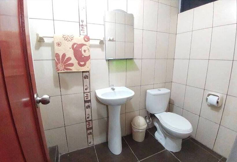 هتل Villa Huacachina