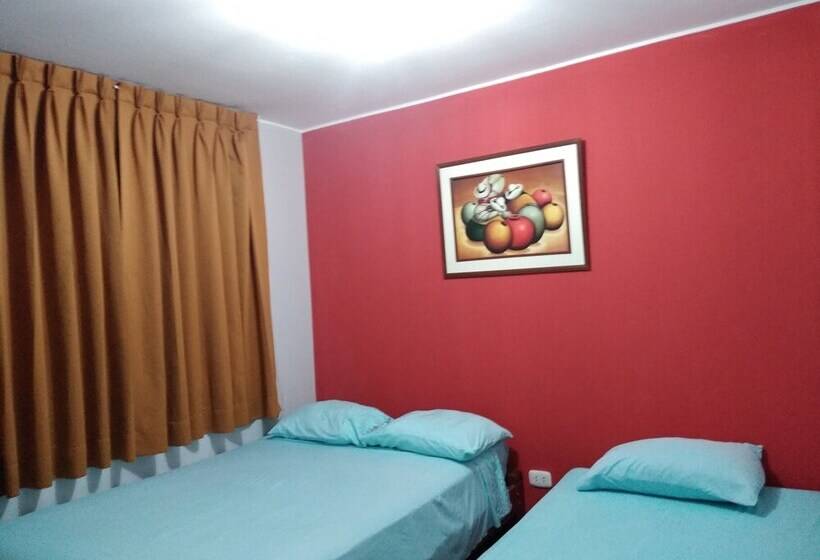 هتل Villa Huacachina