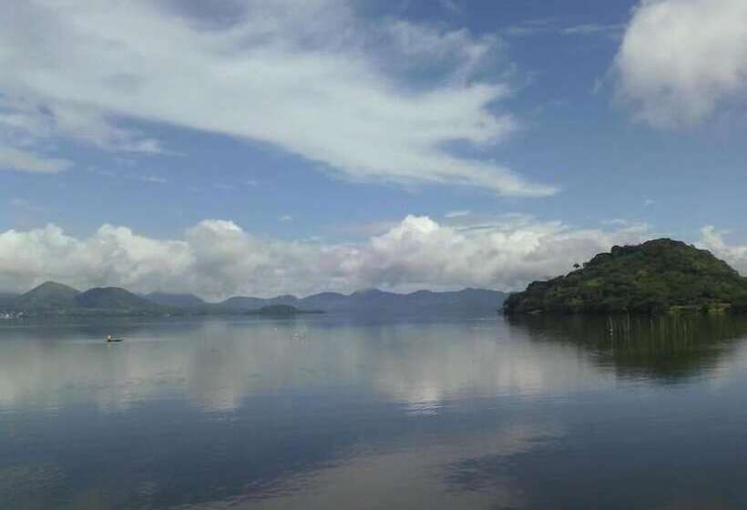 Отель La Cabaña Del Lago