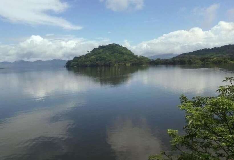 فندق La Cabaña Del Lago