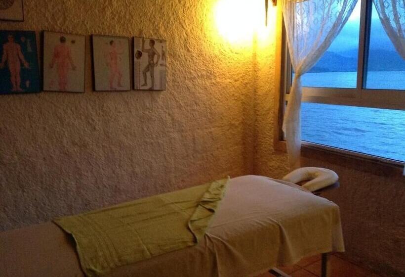 Отель La Cabaña Del Lago