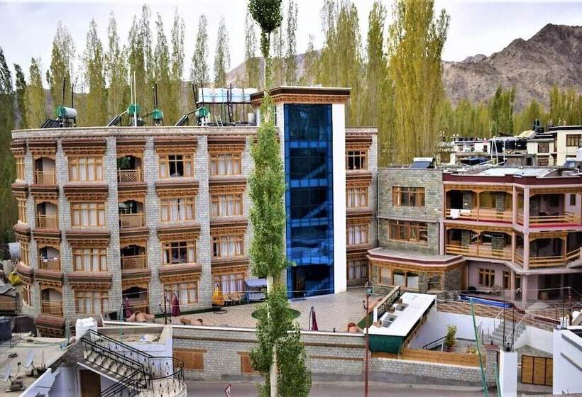 Hotel The Grand Yasmin Leh