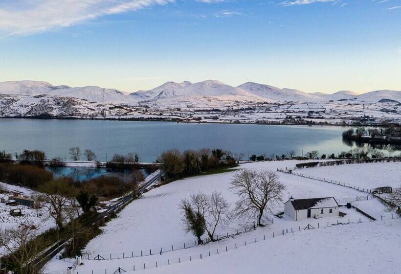 Lough Island Reavy Cottage
