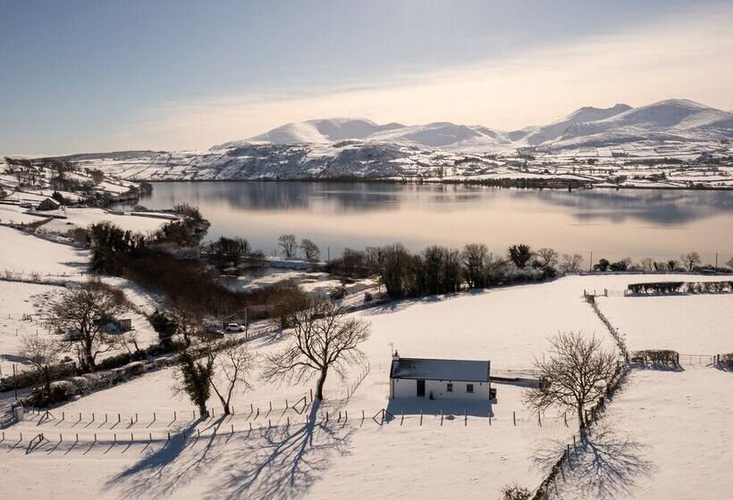 Lough Island Reavy Cottage