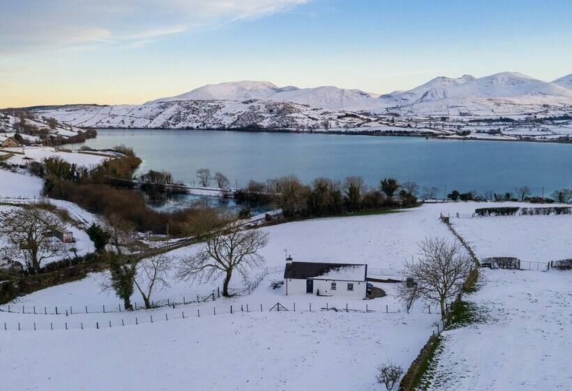 Lough Island Reavy Cottage