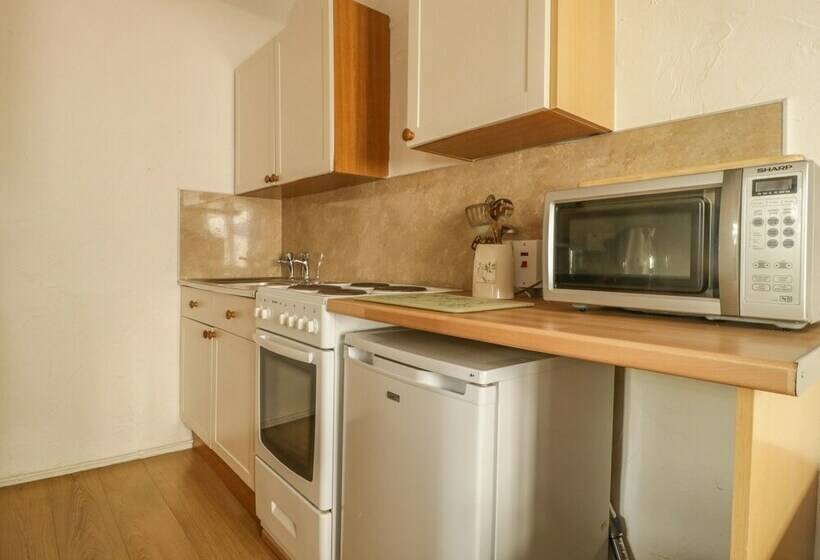 Mews Studio Cottage 7