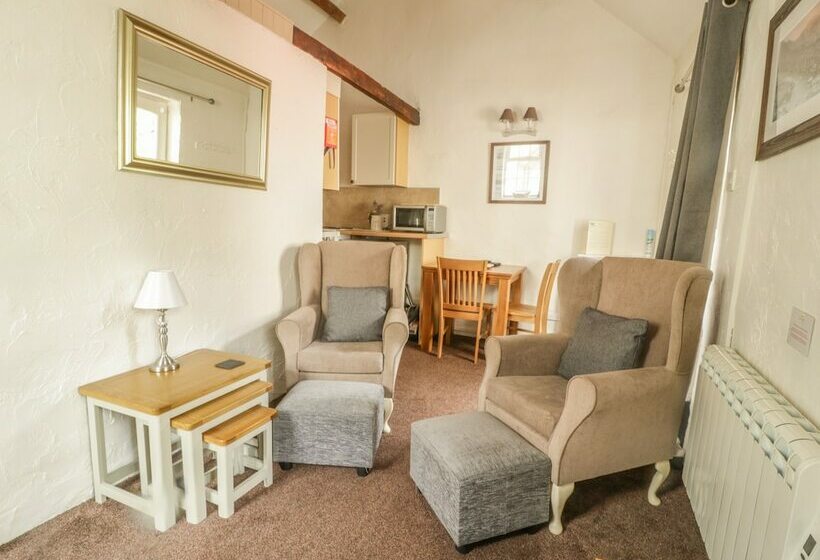 Mews Studio Cottage 7