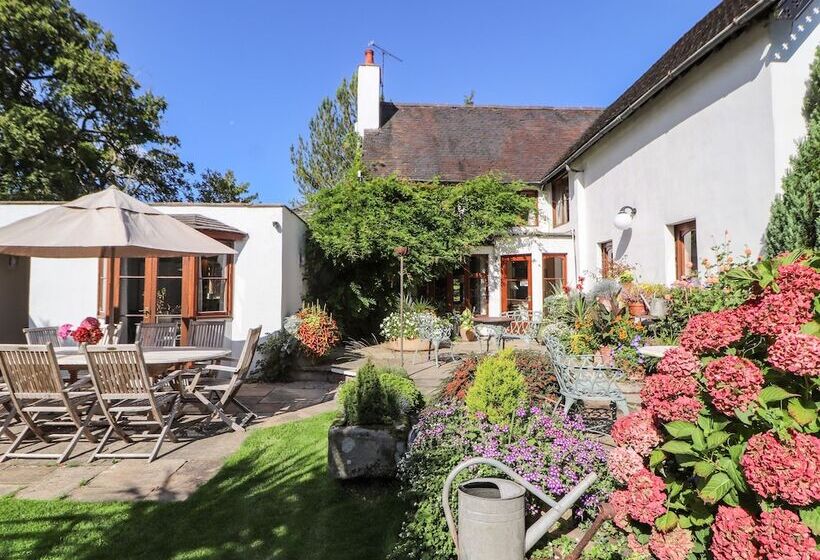 Mickle Trafford Manor