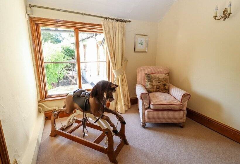 Mickle Trafford Manor