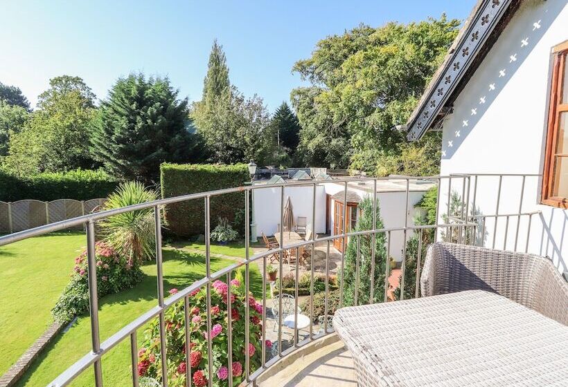 Mickle Trafford Manor