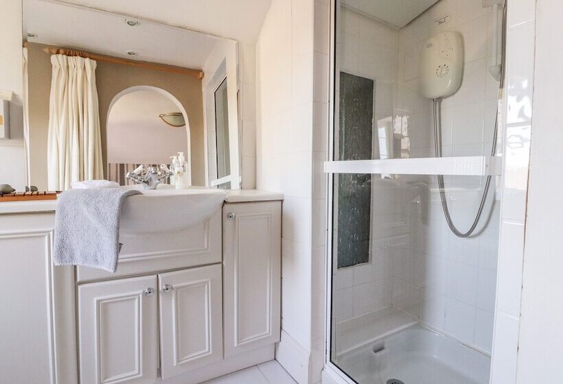 Mickle Trafford Manor