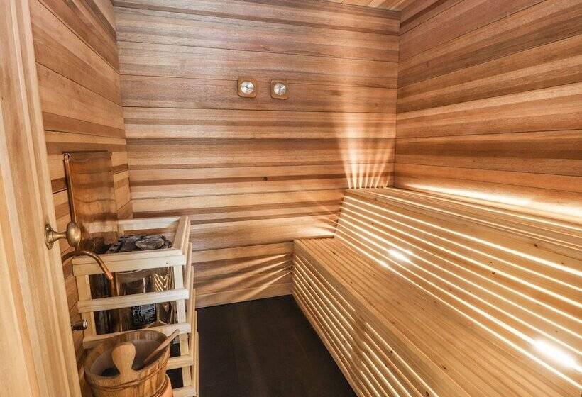 Mickle Trafford Manor